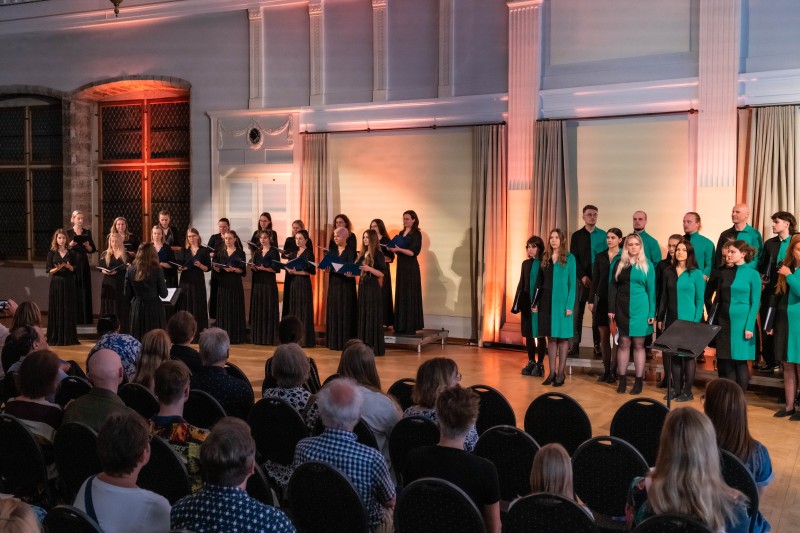240530_1812_Sireen-ja-EKA-kammerkoor_Mustpeades_kontsert_7_1
